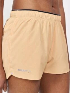 WOMEN'S ADV ESSENCE 2" STRETCH SHORTS -Cheap Sportswear Store 1908781 582000 ADVEssence2 InchStretchShortsW Closeup3