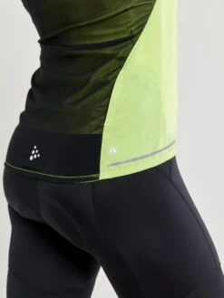 WOMEN'S ESSENCE LIGHT WIND CYCLING VEST -Cheap Sportswear Store 1908793 851000 EssenceLightWindVest Closeup3