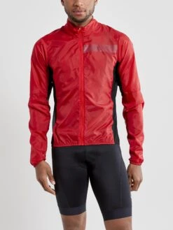 MEN'S ESSENCE LIGHT WIND CYCLING JKT -Cheap Sportswear Store 1908813 430000 EssenceLightWindJacket Closeup1
