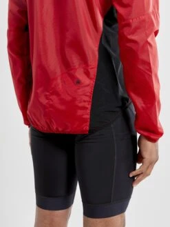 MEN'S ESSENCE LIGHT WIND CYCLING JKT -Cheap Sportswear Store 1908813 430000 EssenceLightWindJacket Closeup3