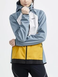 WOMEN'S GLIDEHOOD JACKET -Cheap Sportswear Store 1909567 613500 GlideHoodJacketW Closeup1