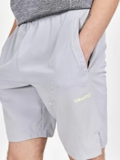 MEN'S CORE CHARGE SHORTS 29 MEN'S CORE CHARGE SHORTS -Cheap Sportswear Store 1910262 935000 CoreChargeShortsM Closeup3