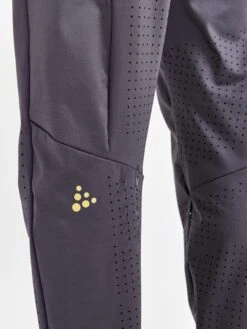 MEN'S PRO HYPERVENT RUNNING PANTS -Cheap Sportswear Store 1910412 985000 PROHyperventPantsM Closeup4