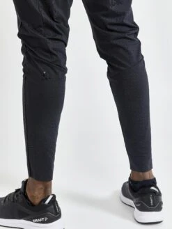MEN'S PRO HYPERVENT RUNNING PANTS -Cheap Sportswear Store 1910412 999000 PROHyperventPantsM Closeup4