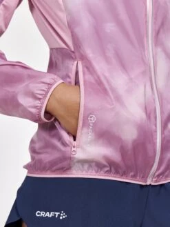 WOMEN'S PRO HYPERVENT RUNNING JKT -Cheap Sportswear Store 1910427 743007 PROHyperventJacketW Closeup5