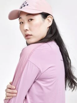 WOMEN'S PRO HYPERVENT RUNNING WIND TOP -Cheap Sportswear Store 1910428 743000 PROHyperventLSWindTopW Closeup3