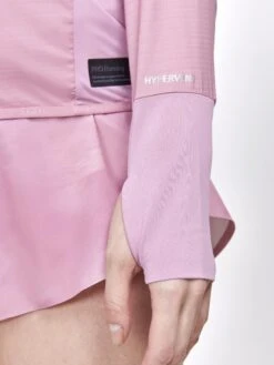 WOMEN'S PRO HYPERVENT RUNNING WIND TOP -Cheap Sportswear Store 1910428 743000 PROHyperventLSWindTopW Closeup5