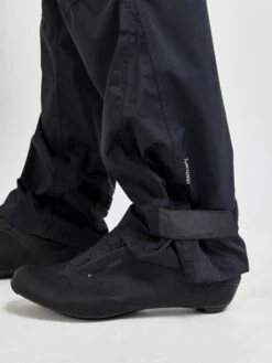 MEN'S CORE ENDUR HYDRO CYCLING PANTS -Cheap Sportswear Store 1910532 999000 CoreEndurHydroPantsM Closeup3