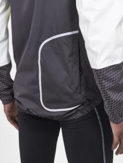 MEN'S ADV HYDRO LUMEN CYCLING JACKET -Cheap Sportswear Store 1911186 851895 AdvBikeHydroLumenJacketM Closeup4