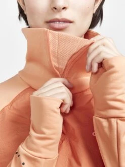 WOMEN'S ADV SUBZ RUNNING SWEATER 2 25 WOMEN'S ADV SUBZ RUNNING SWEATER 2 -Cheap Sportswear Store 1911312 732716 ADVSubZSweater2W Closeup4