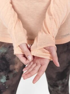 WOMEN'S ADV SUBZ WOOL RUNNING TEE 2 31 WOMEN'S ADV SUBZ WOOL RUNNING TEE 2 -Cheap Sportswear Store 1911314 840200 ADVSubZWoolLSTee2W Closeup4