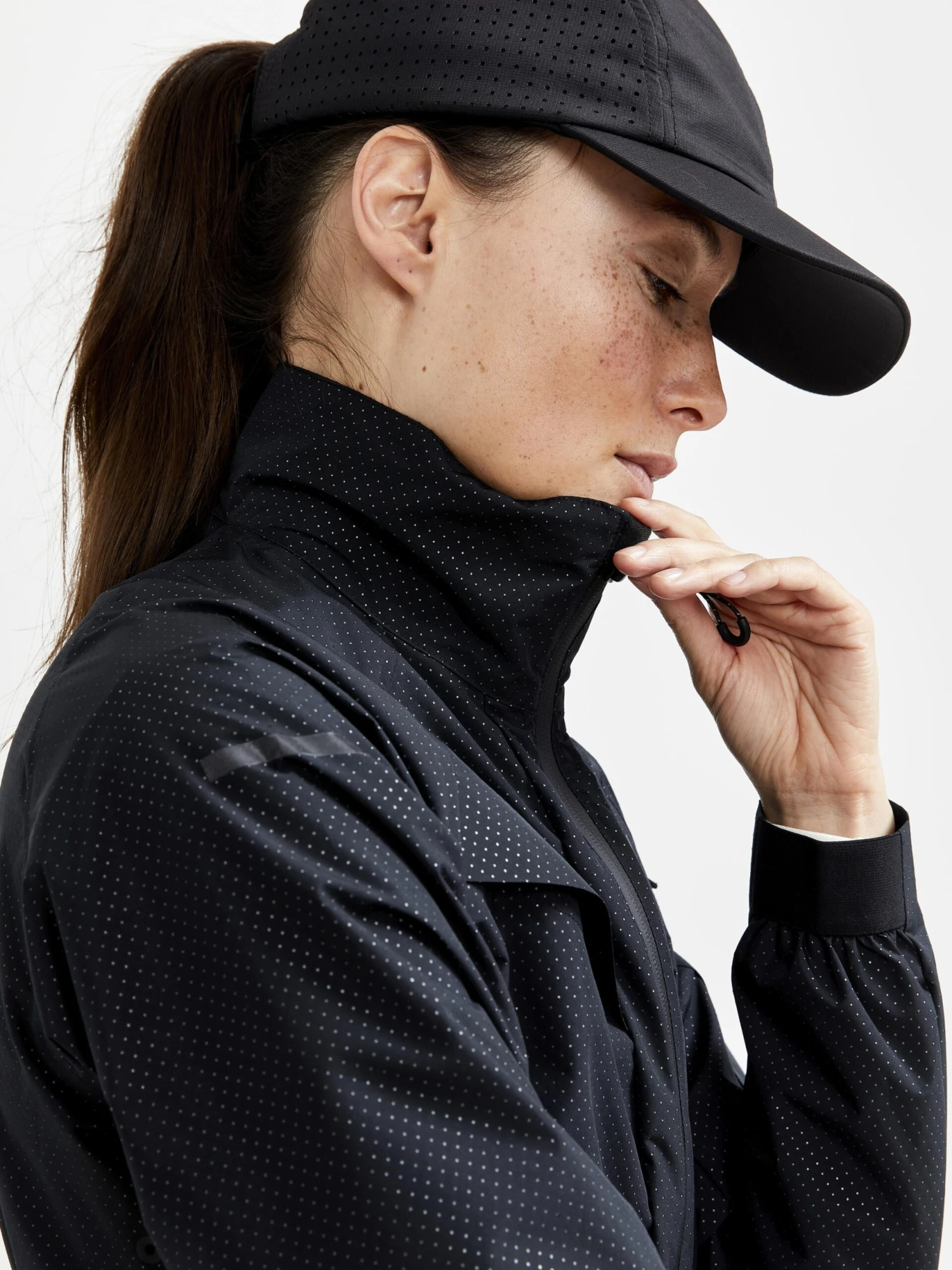 WOMEN'S PRO HYDRO CARGO RUNNING JACKET 5 WOMEN'S PRO HYDRO CARGO RUNNING JACKET - Image 3