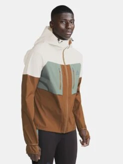 MEN'S PRO TRAIL RUNNING HYDRO JACKET 24 MEN'S PRO TRAIL RUNNING HYDRO JACKET -Cheap Sportswear Store 1912445 685905 PROTrailHydroJacketM Closeup1