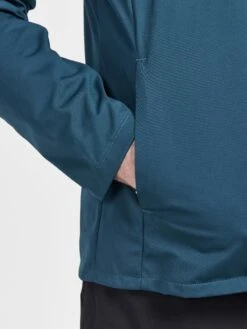 MEN'S ADV ESSENCE HYDRO JACKET -Cheap Sportswear Store 1912453 678000 ADVEssenceHydroJacketM Closeup5