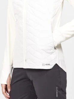 WOMENS ADV SUBZ RUNNING JACKET 3 -Cheap Sportswear Store 1913621 905000 ADVSubZJacket3W Closeup3